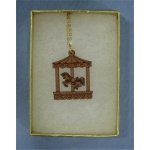 necklace_carousel_wood